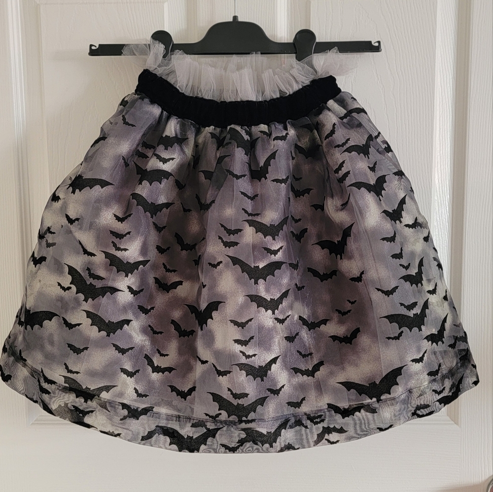 Halloween 🦇 Skirt With Bat Print for little girl - Picture 2 of 8